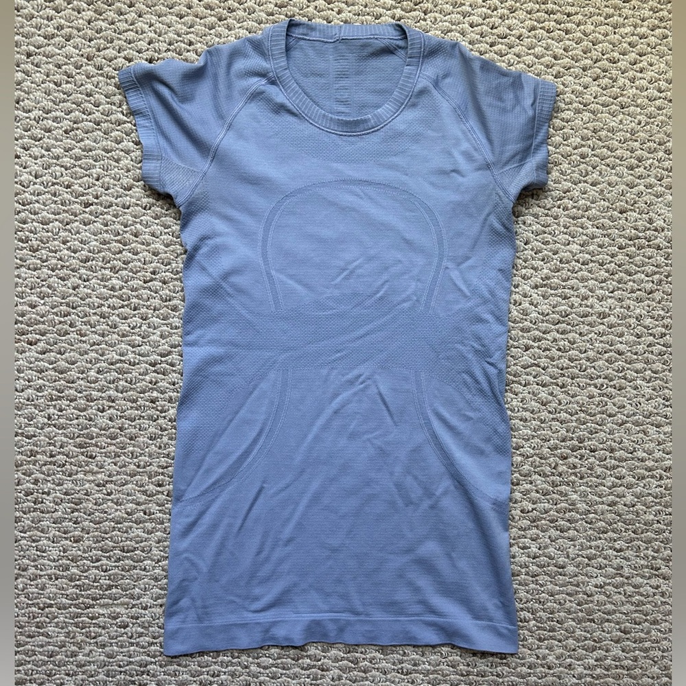 Lululemon short sleeve shirt